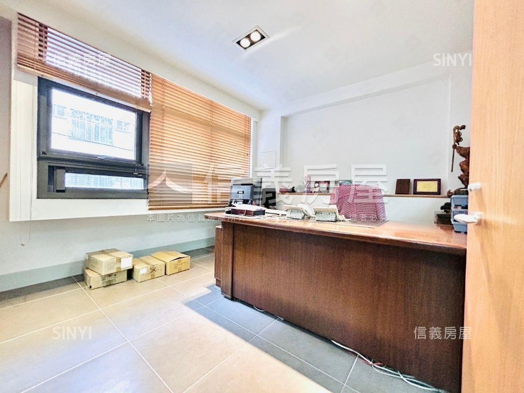 西屯路逢甲商圈臨路店面房屋室內格局與周邊環境