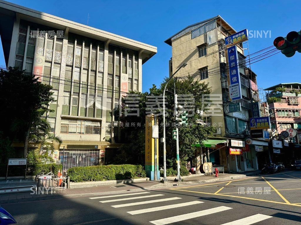 捷運商圈廟口透天店王房屋室內格局與周邊環境