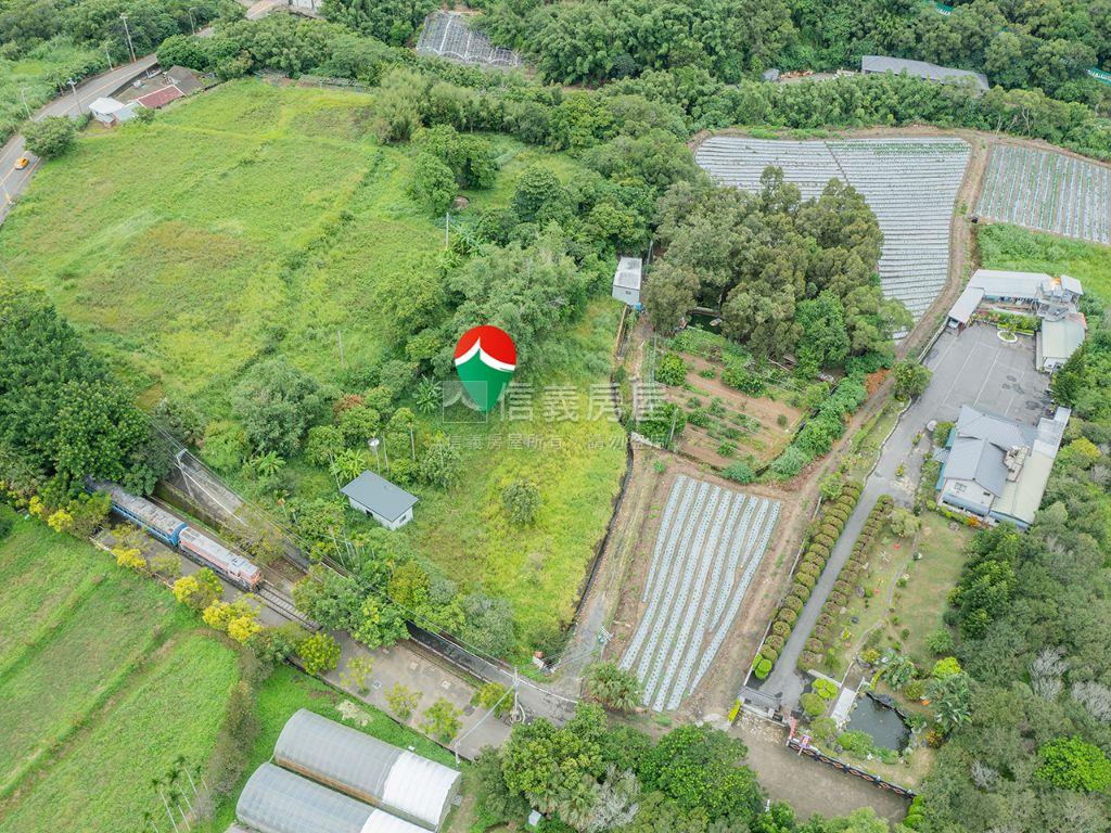 近苗粟功維敘鄰路土地１房屋室內格局與周邊環境