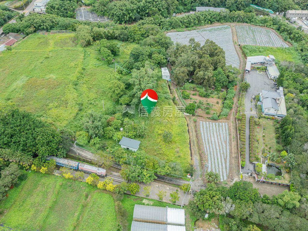 近苗粟功維敘鄰路土地１房屋室內格局與周邊環境