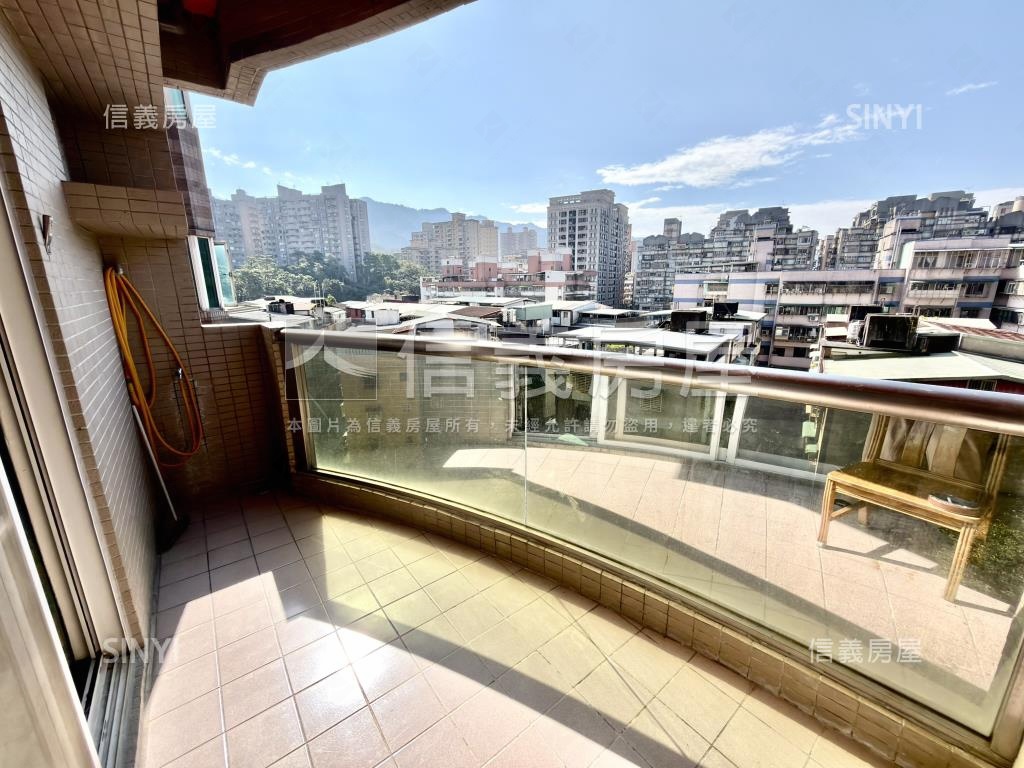 主推公崙華城景觀四房車位房屋室內格局與周邊環境