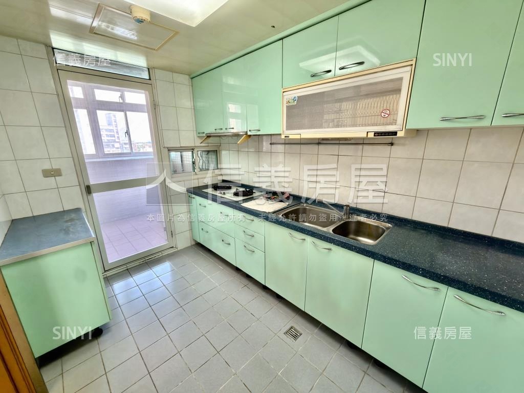 主推公崙華城景觀四房車位房屋室內格局與周邊環境