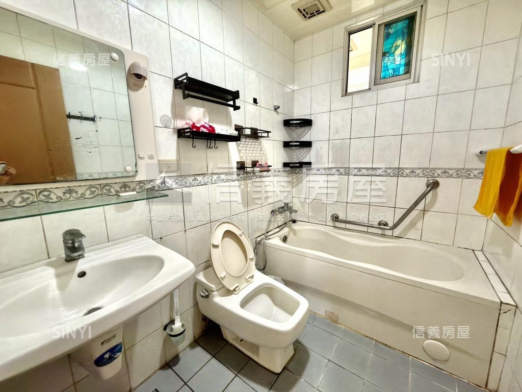 主推公崙華城景觀四房車位房屋室內格局與周邊環境