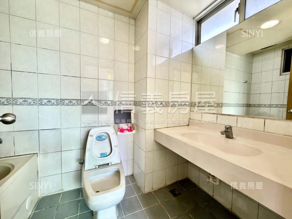 主推公崙華城景觀四房車位房屋室內格局與周邊環境