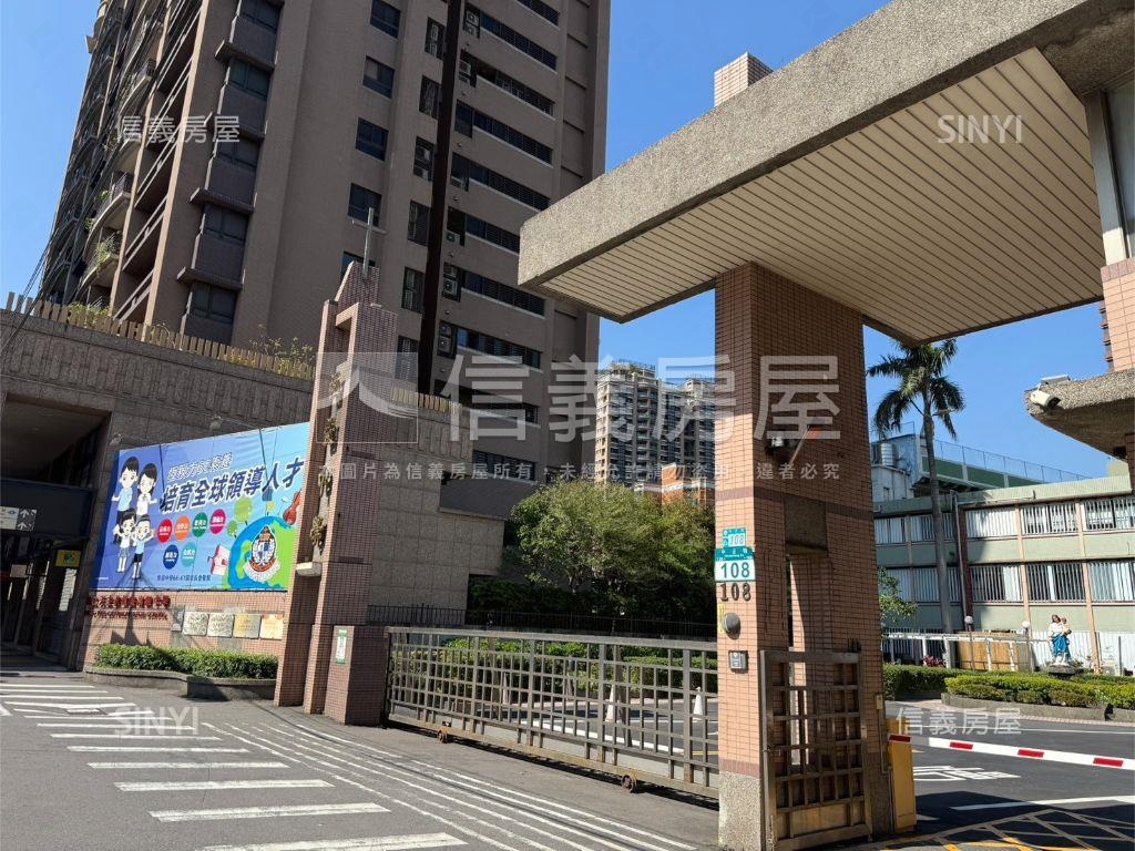 捷運站周邊稀有三房車位房屋室內格局與周邊環境