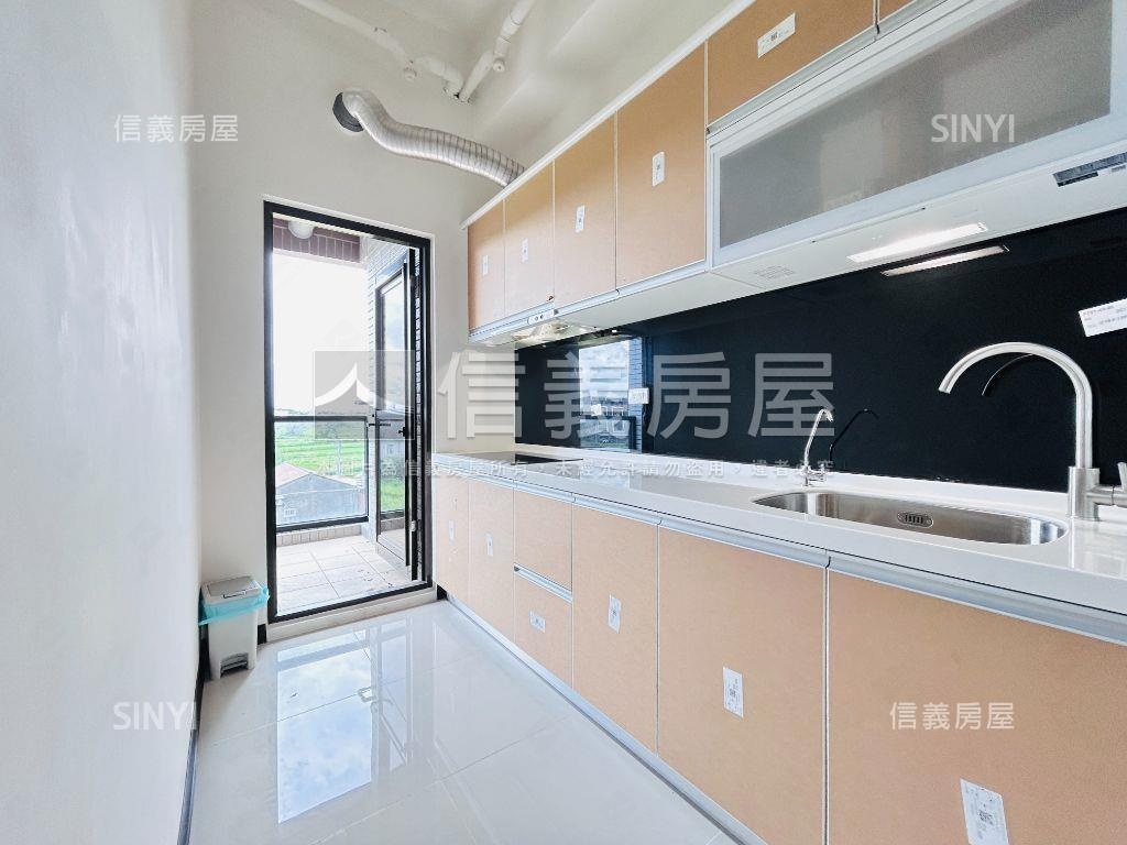 青城之愛三房車位房屋室內格局與周邊環境
