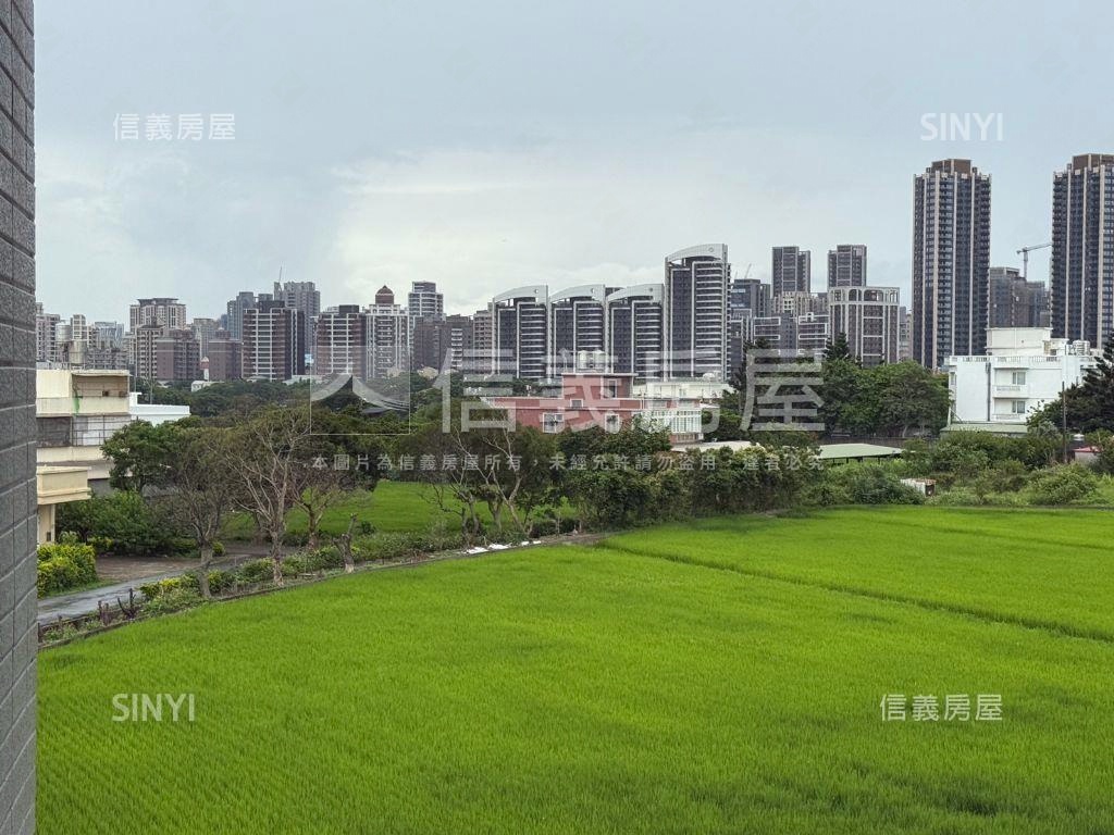 青城之愛三房車位房屋室內格局與周邊環境