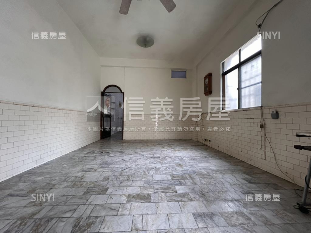 建工商圈邊間透天房屋室內格局與周邊環境