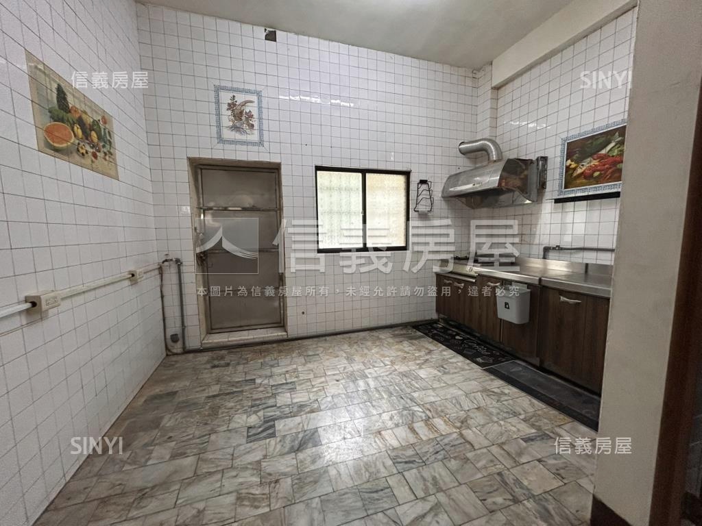 建工商圈邊間透天房屋室內格局與周邊環境