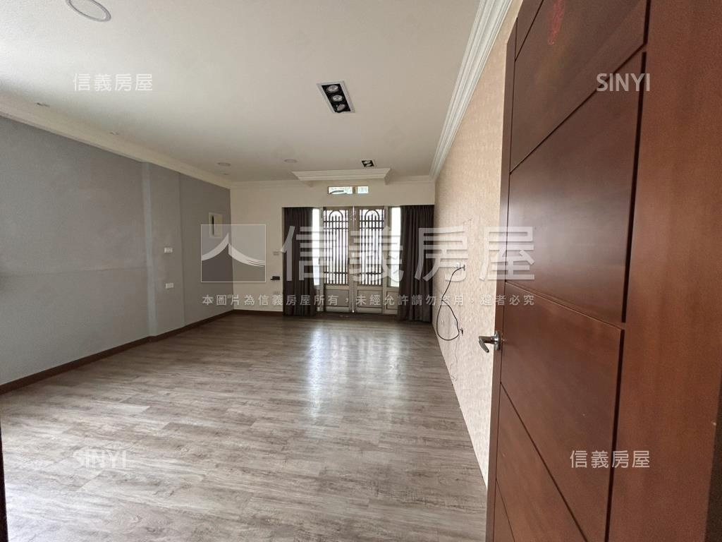 建工商圈邊間透天房屋室內格局與周邊環境