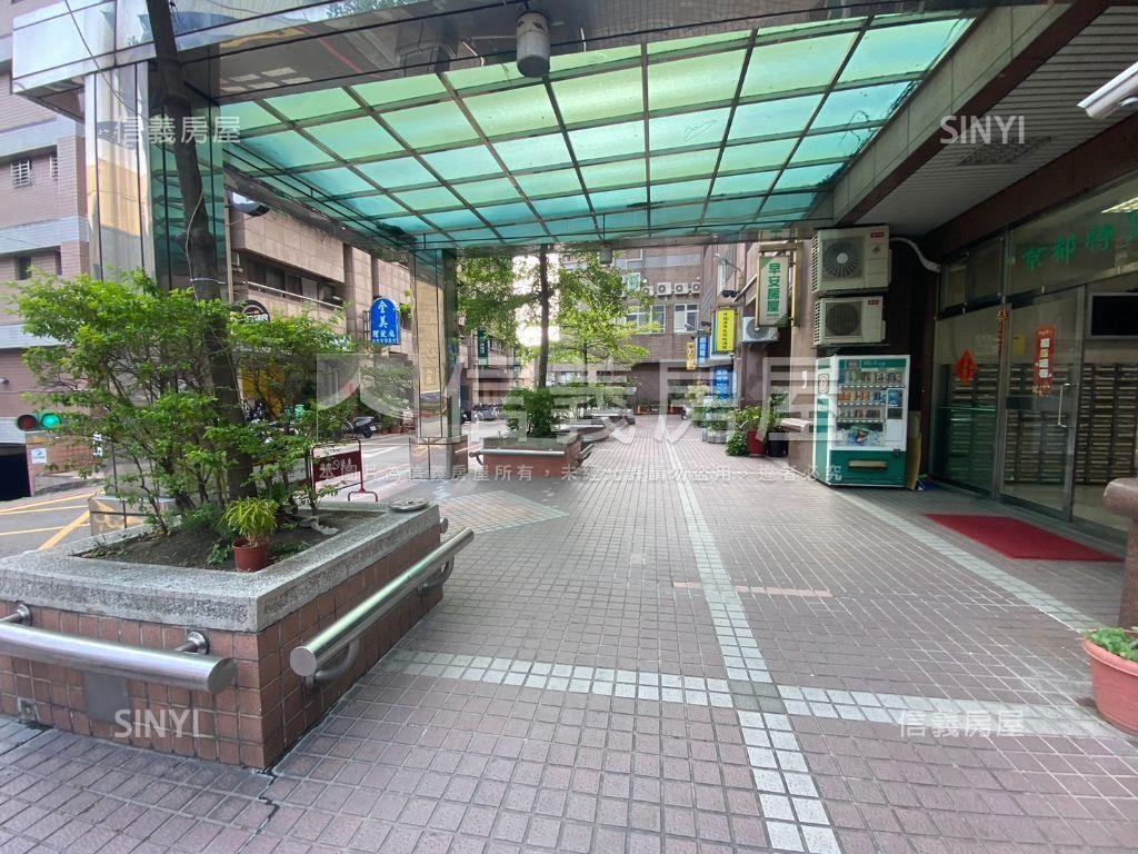 京都高樓美套平車房屋室內格局與周邊環境