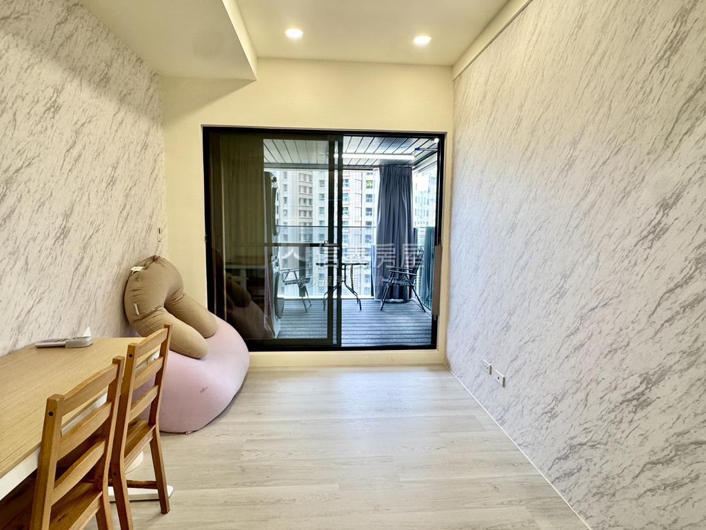 美術館。高雅美景兩房房屋室內格局與周邊環境