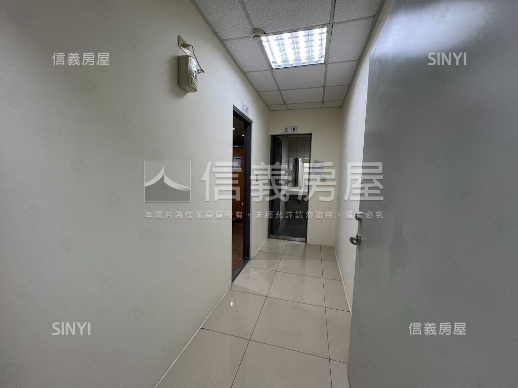 高鐵富翼大辦公室＋８平車房屋室內格局與周邊環境