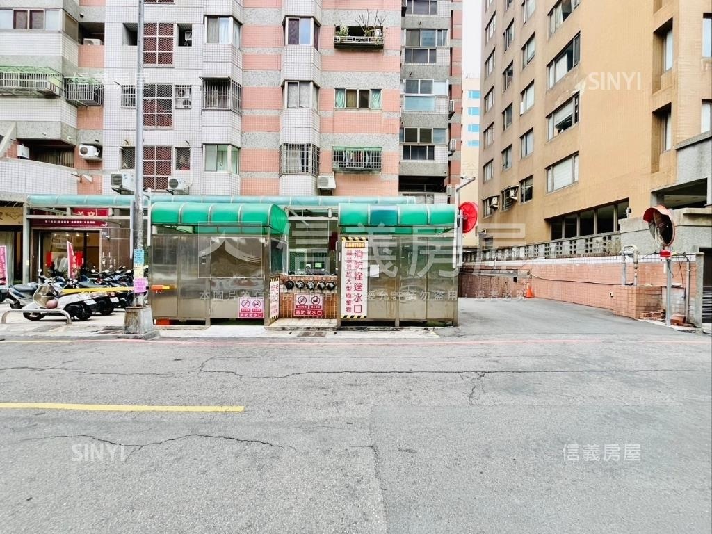 五期利亞倫敦３房＋車位房屋室內格局與周邊環境