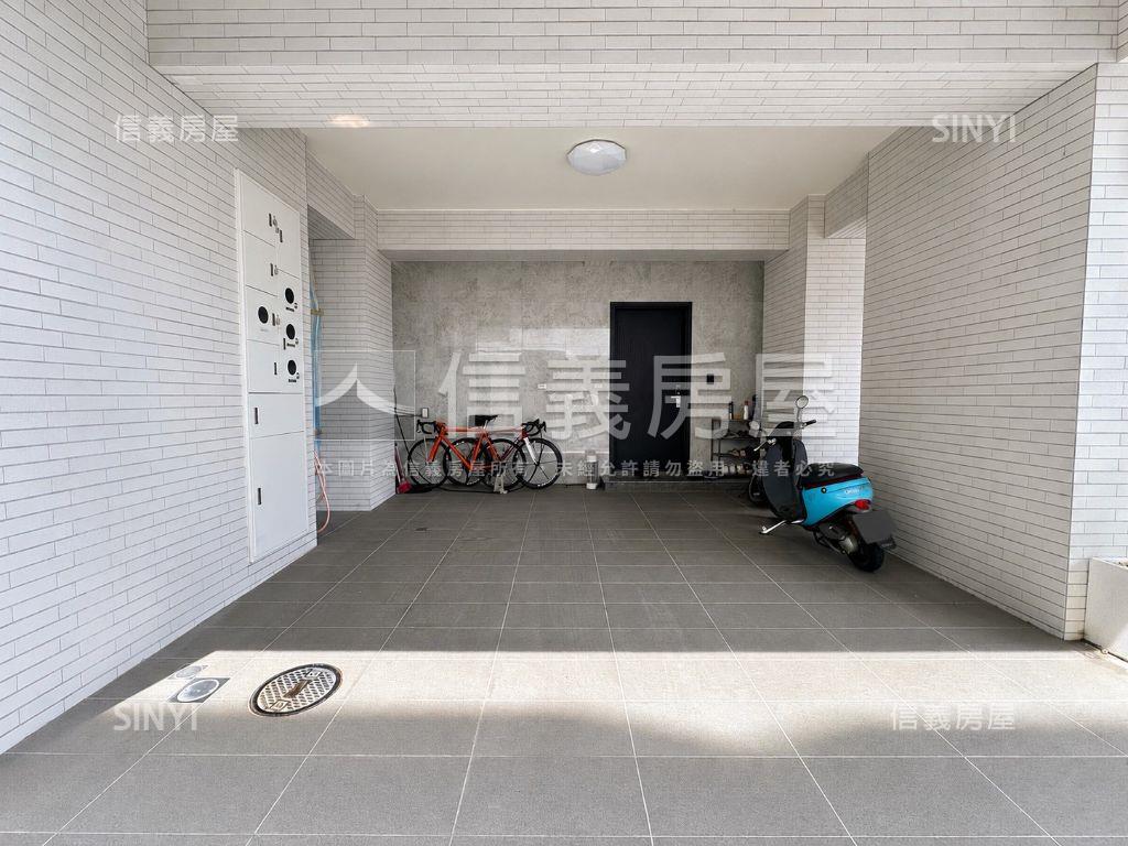 九份子連建拾初雙車透天房屋室內格局與周邊環境