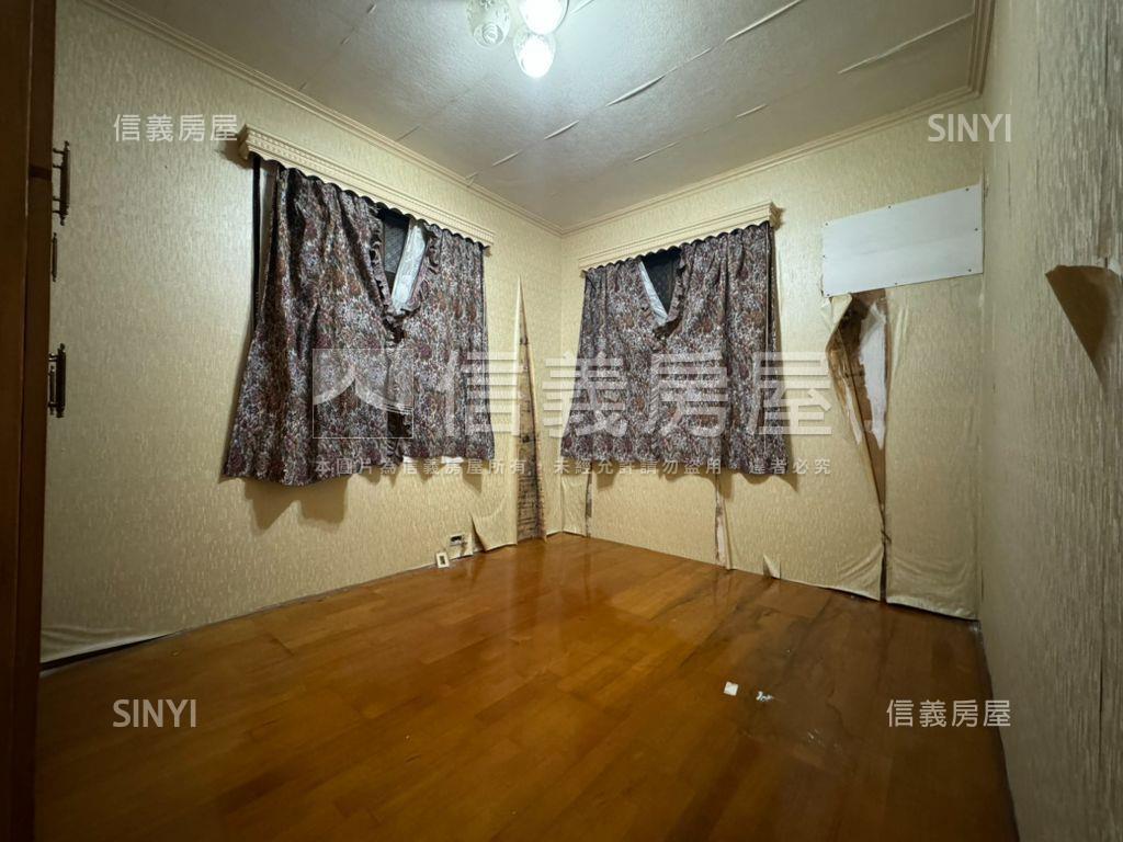 雙捷運邊間三面光大馬路上房屋室內格局與周邊環境