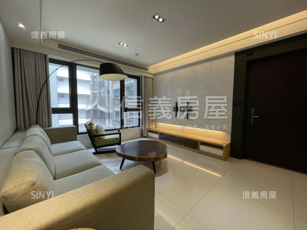 集英堡附休旅車車位房屋室內格局與周邊環境