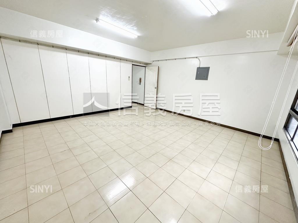 陽明商圈大坪面寬樓店房屋室內格局與周邊環境