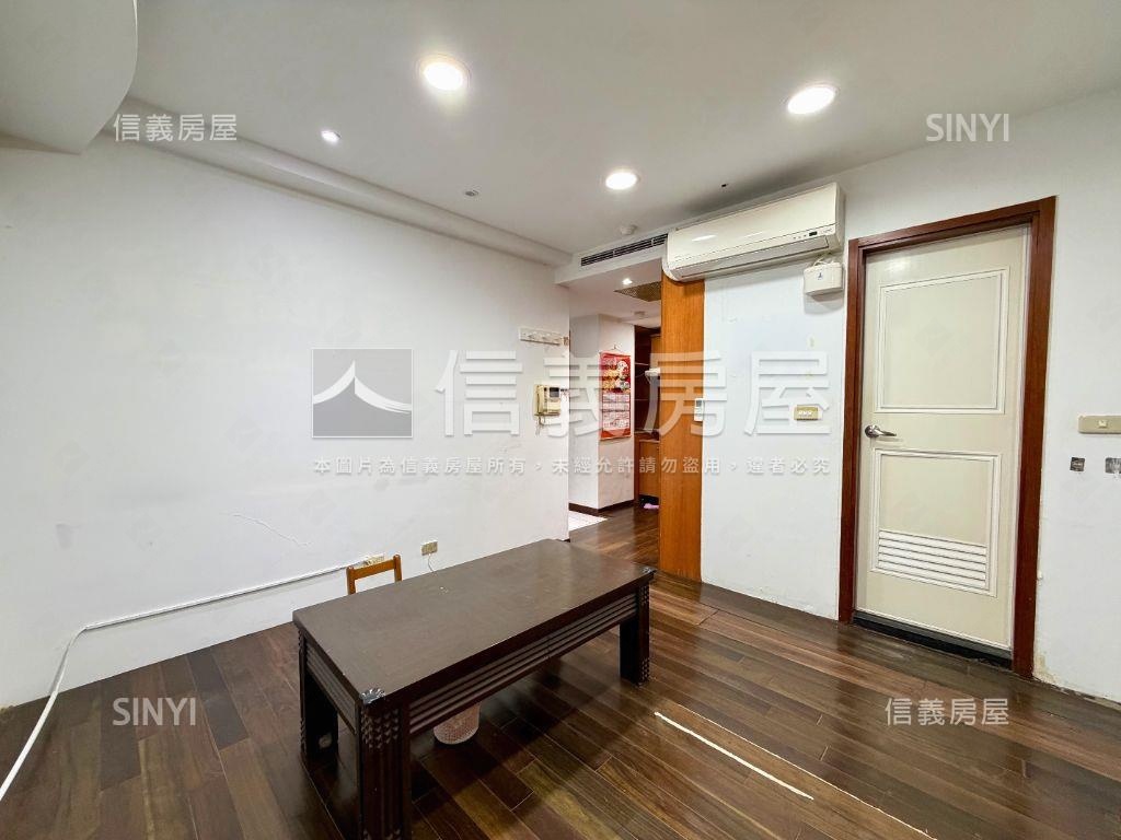 力霸凱悅首購一房雅居房屋室內格局與周邊環境