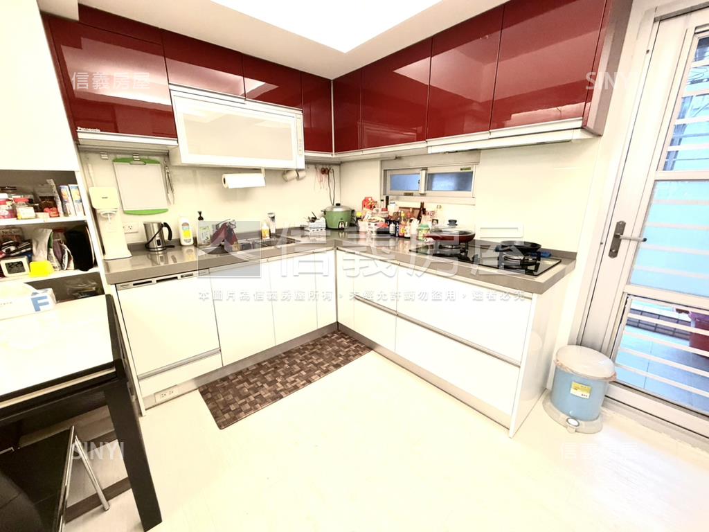 一見傾心美妝三房車位房屋室內格局與周邊環境