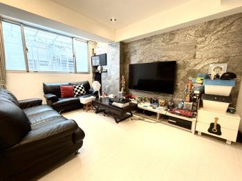 一見傾心美妝三房車位