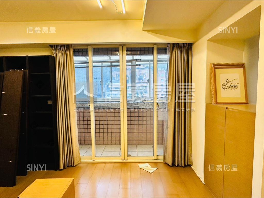 近景美捷運３房雙車位房屋室內格局與周邊環境