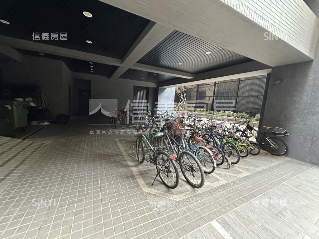 高鐵高樓三房平車房屋室內格局與周邊環境