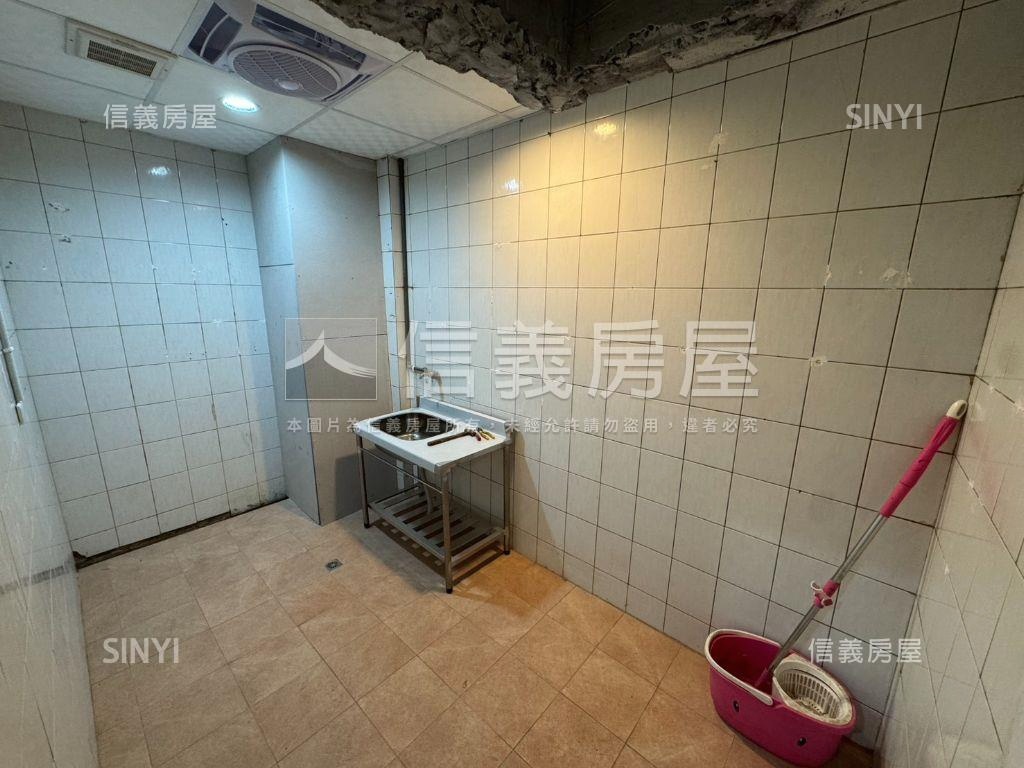 正義商圈稀有地下室房屋室內格局與周邊環境