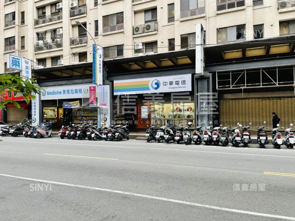 新莊中平路。歐洲村金店面房屋室內格局與周邊環境