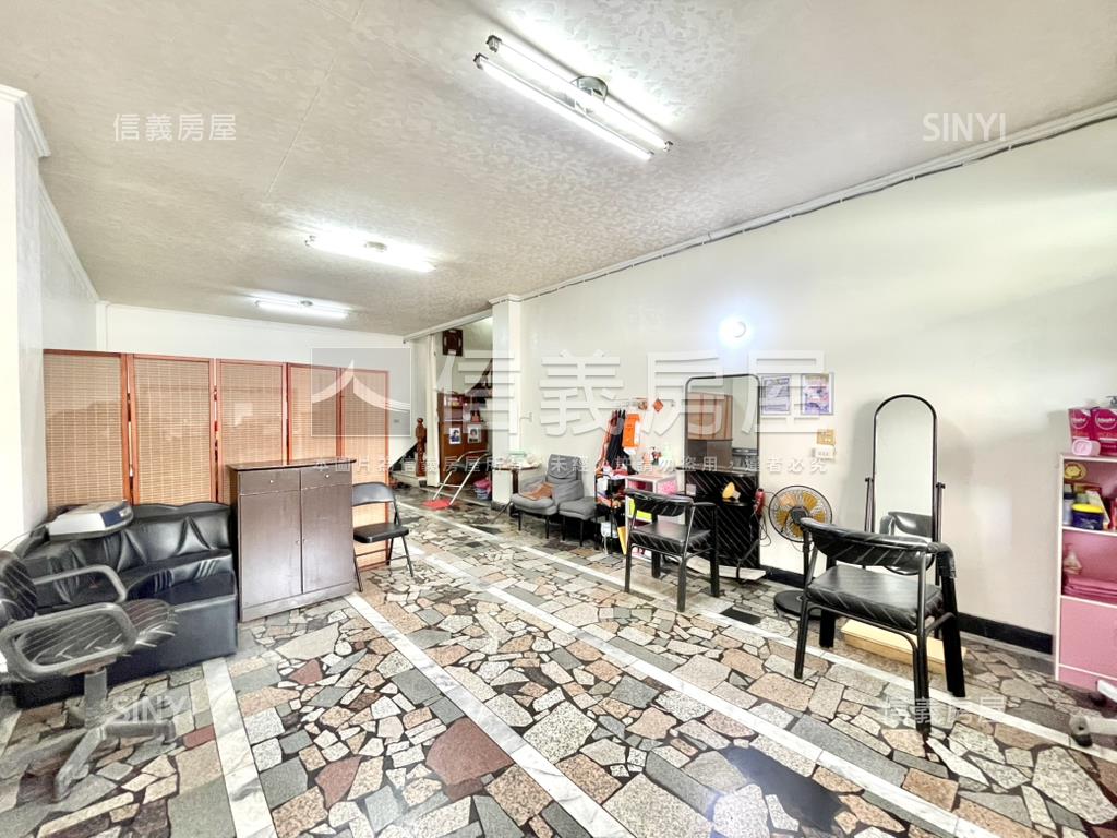 同安路約５５地坪角窗店霸房屋室內格局與周邊環境