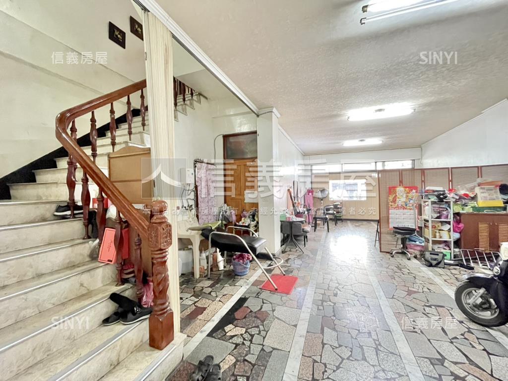 同安路約５５地坪角窗店霸房屋室內格局與周邊環境