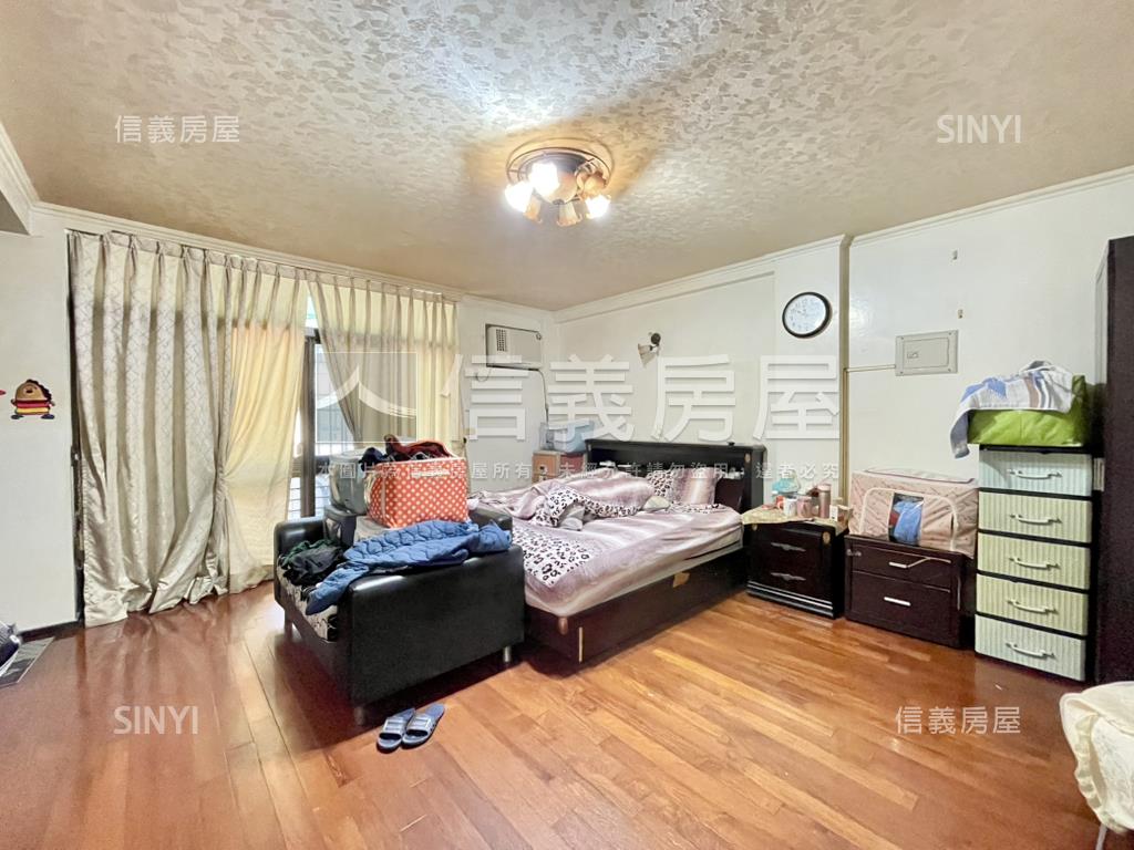 同安路約５５地坪角窗店霸房屋室內格局與周邊環境