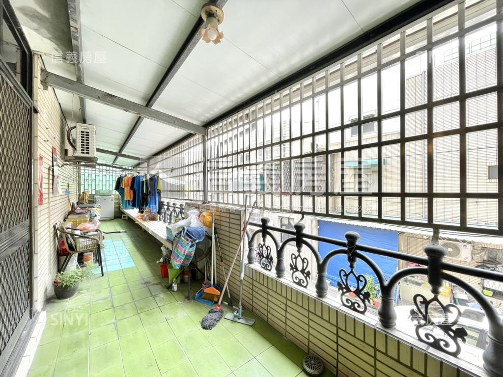 同安路約５５地坪角窗店霸房屋室內格局與周邊環境