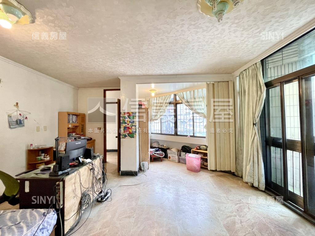 同安路約５５地坪角窗店霸房屋室內格局與周邊環境