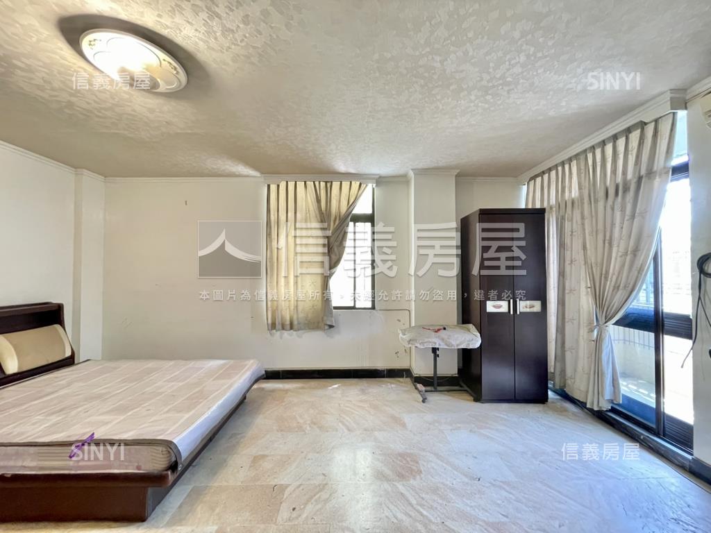 同安路約５５地坪角窗店霸房屋室內格局與周邊環境