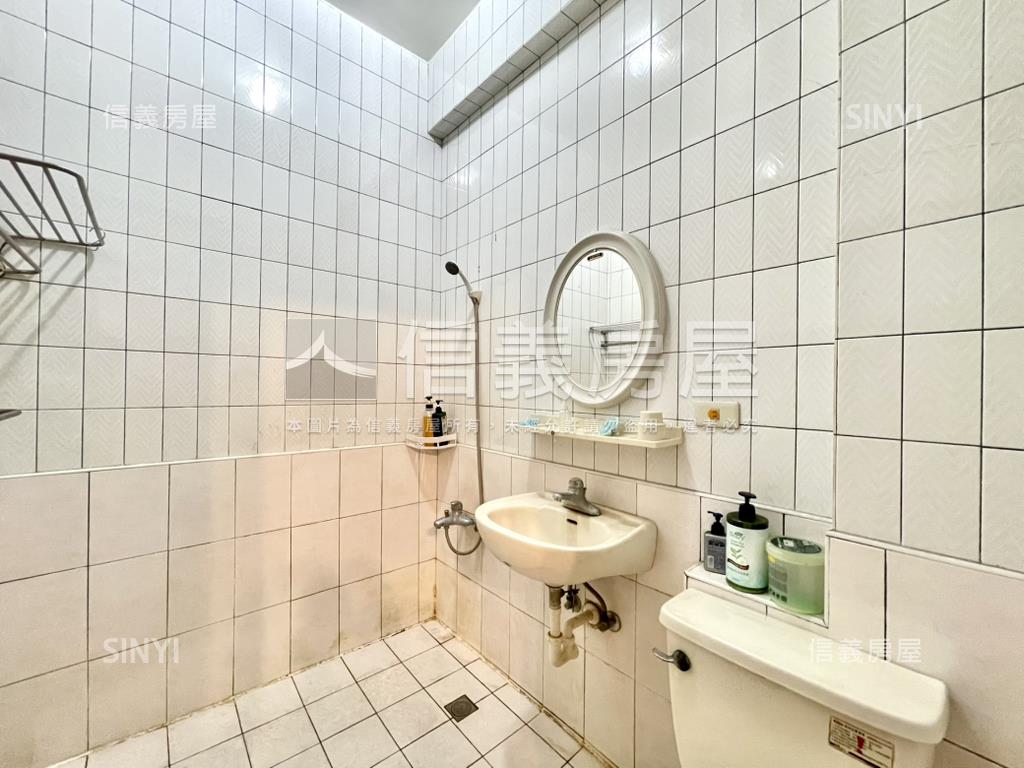 同安路約５５地坪角窗店霸房屋室內格局與周邊環境