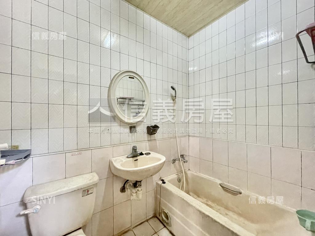 同安路約５５地坪角窗店霸房屋室內格局與周邊環境