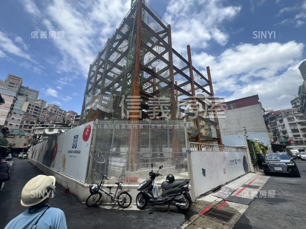 東村●東昀昀三房車位房屋室內格局與周邊環境