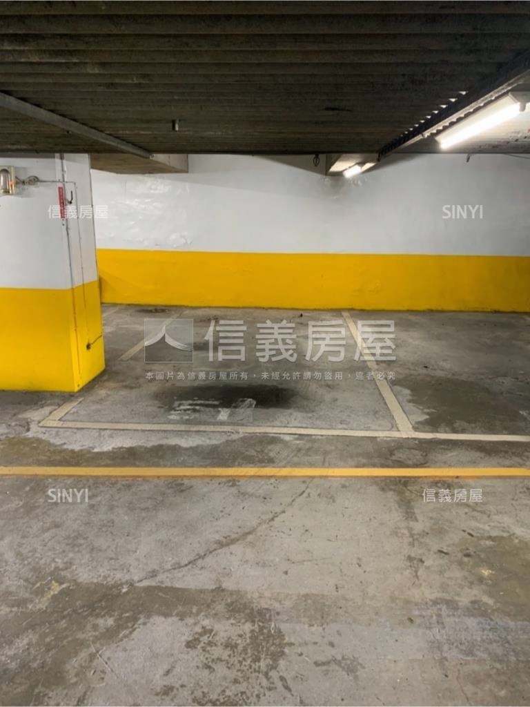 名人林蔭景觀四房車位房屋室內格局與周邊環境