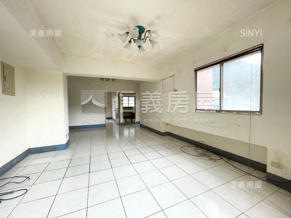 新店捷運站前大廈房屋室內格局與周邊環境