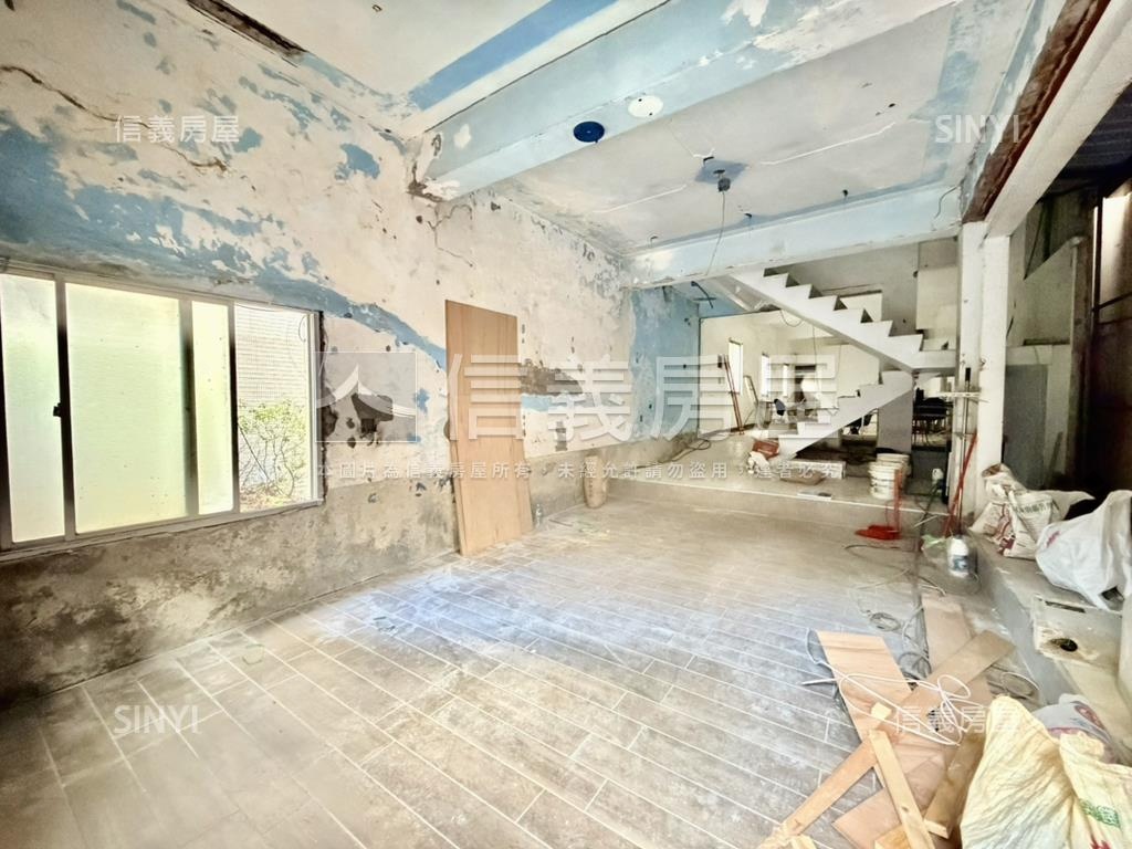 中山路四面採光大地坪透店房屋室內格局與周邊環境