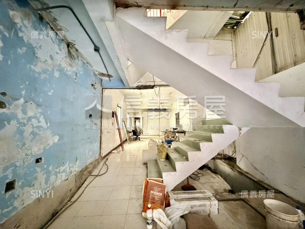 中山路四面採光大地坪透店房屋室內格局與周邊環境