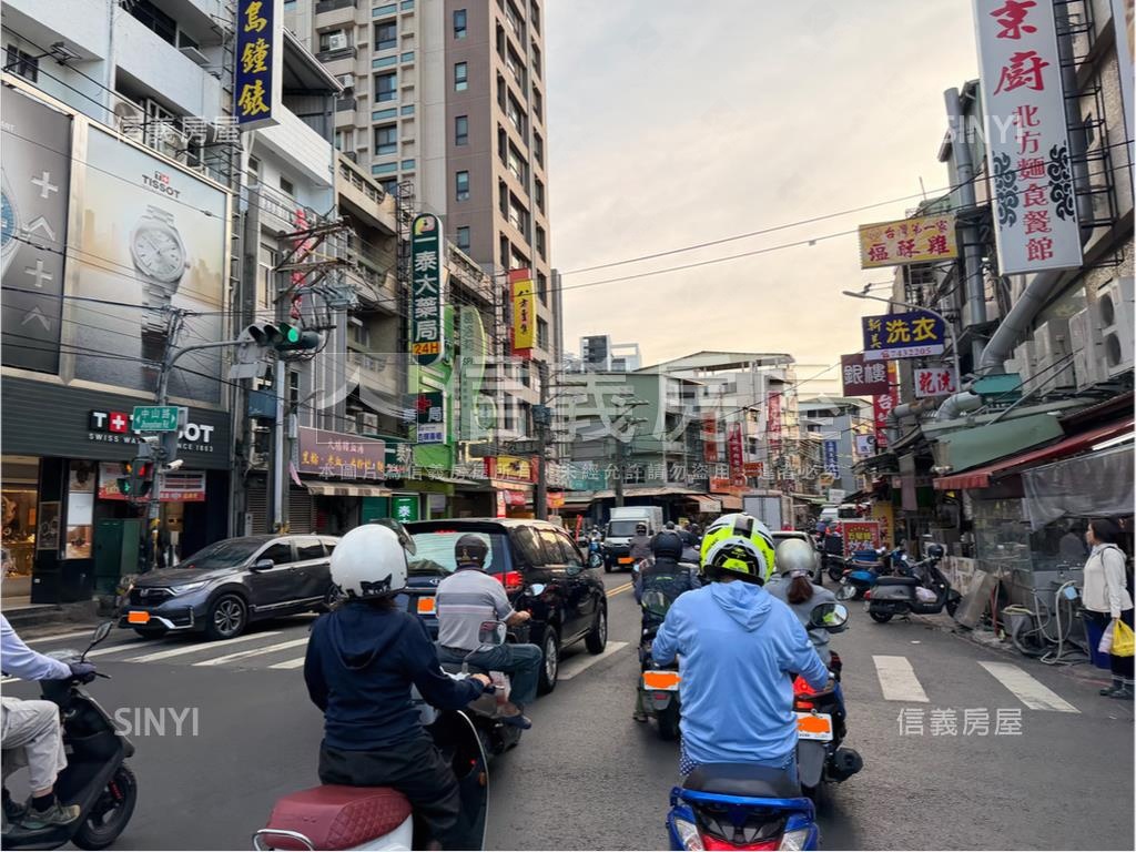 中山路四面採光大地坪透店房屋室內格局與周邊環境