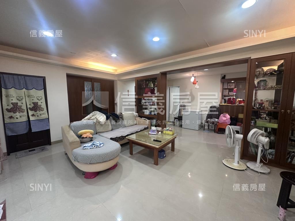 低樓層總價新興路公寓房屋室內格局與周邊環境