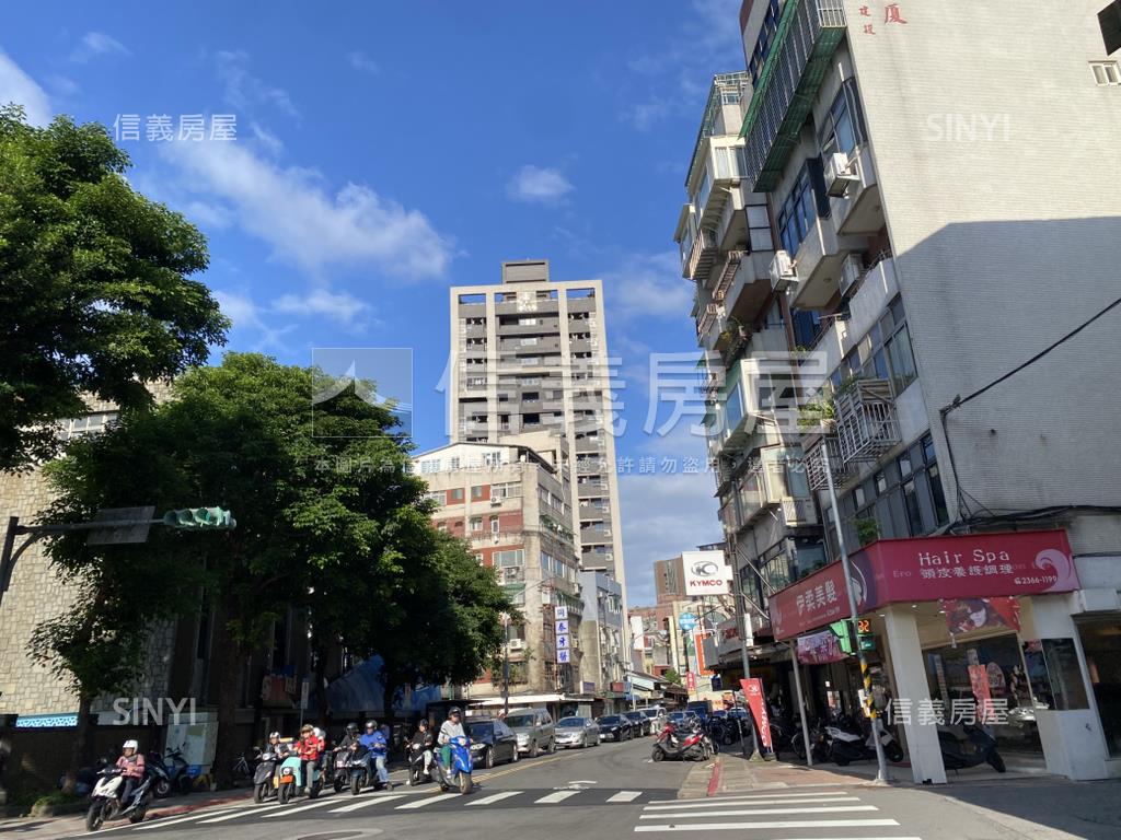 公園一樓◆坐南朝北房屋室內格局與周邊環境