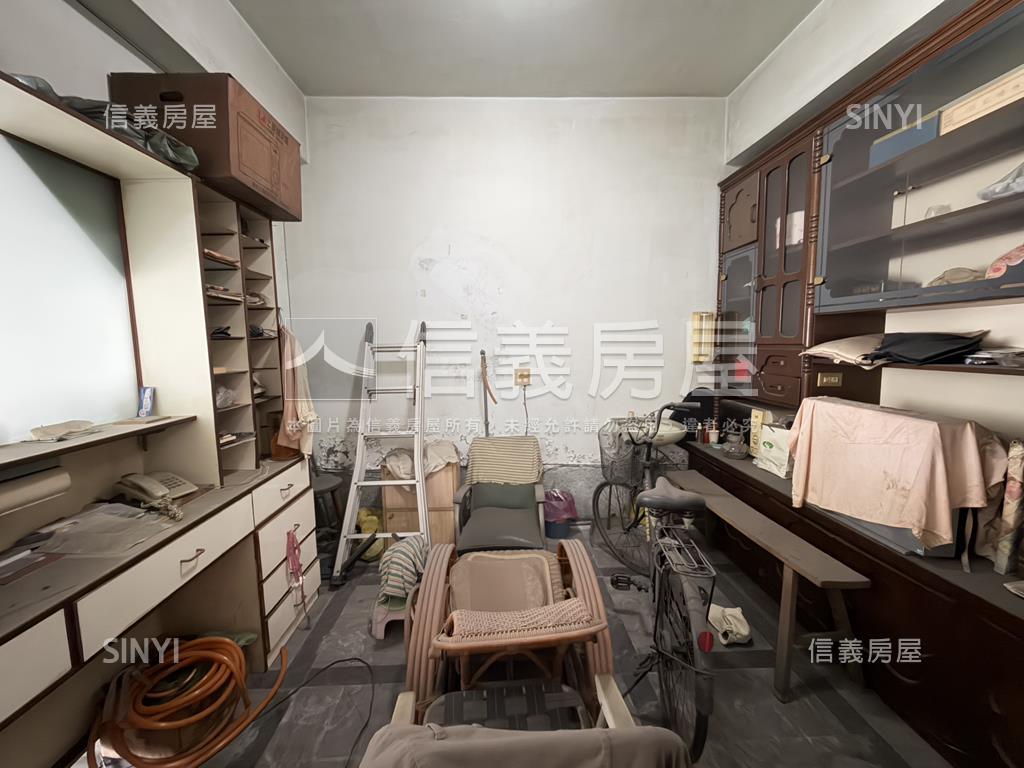 仁德中正路二段臨路地房屋室內格局與周邊環境