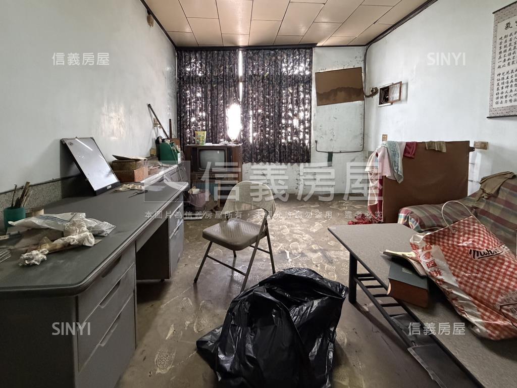 仁德中正路二段臨路地房屋室內格局與周邊環境