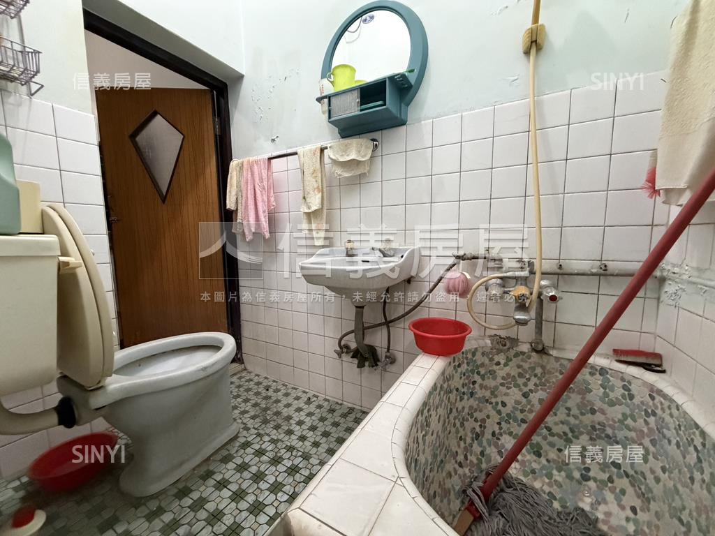 仁德中正路二段臨路地房屋室內格局與周邊環境