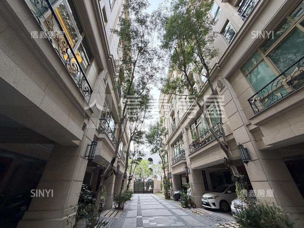 尊榮·走進春天城堡別墅房屋室內格局與周邊環境