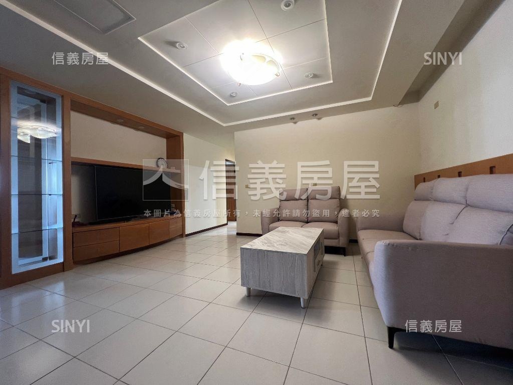 近園區三房車位房屋室內格局與周邊環境